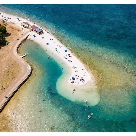 Anamaria 2km Beach Vila