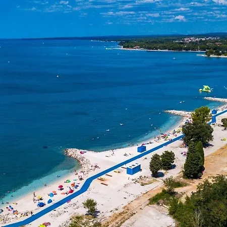 Anamaria 2km Beach Šišan